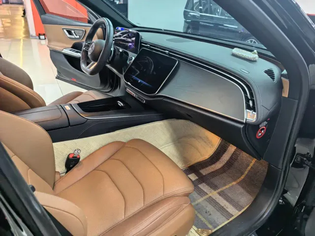 Mercedes-Benz E-Class — Фото автомобиля 19