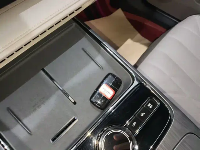 Geely Galaxy Xingyao 8 — Фото автомобиля 8
