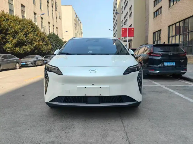 GAC Aion Y — Фото автомобиля 2