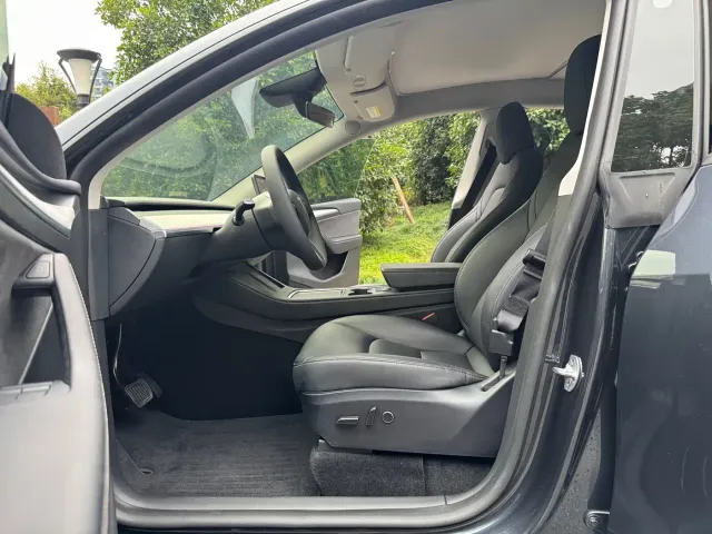 Tesla Model Y — Фото автомобиля 6