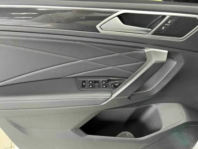 Volkswagen Tiguan L — Фото автомобиля 8