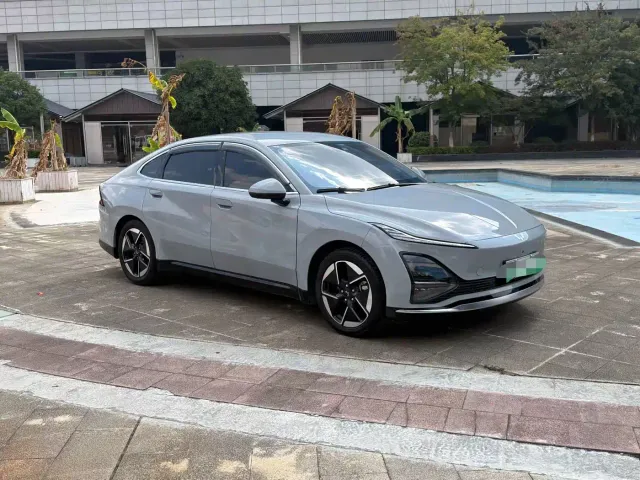 Wuling Starlight — Фото автомобиля 2