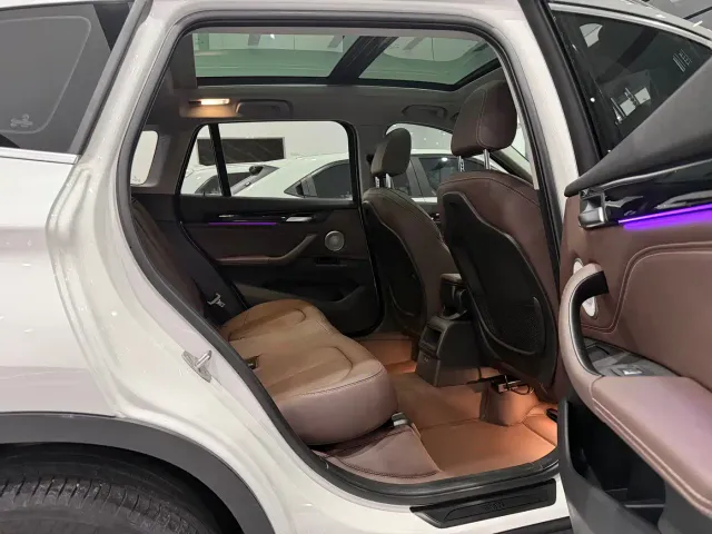 BMW X1 — Фото автомобиля 11