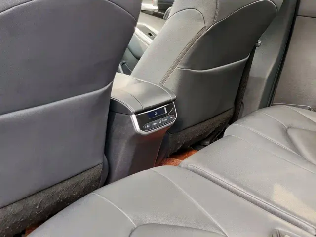 Toyota Highlander — Фото автомобиля 9