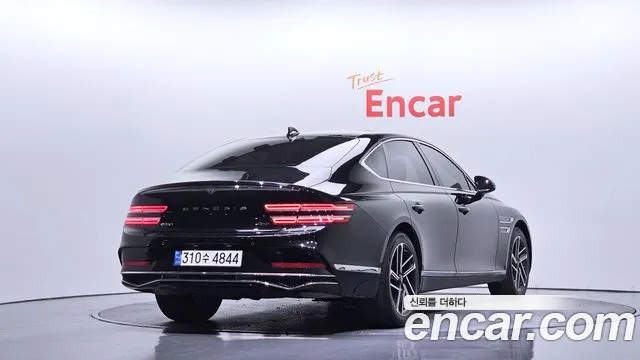 Genesis G80 Бензин 3.5 турбо AWD — Фото автомобиля 2