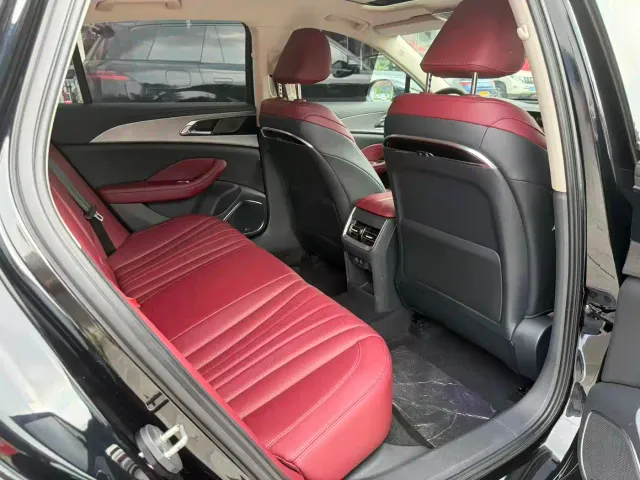 Hongqi H5 — Фото автомобиля 8