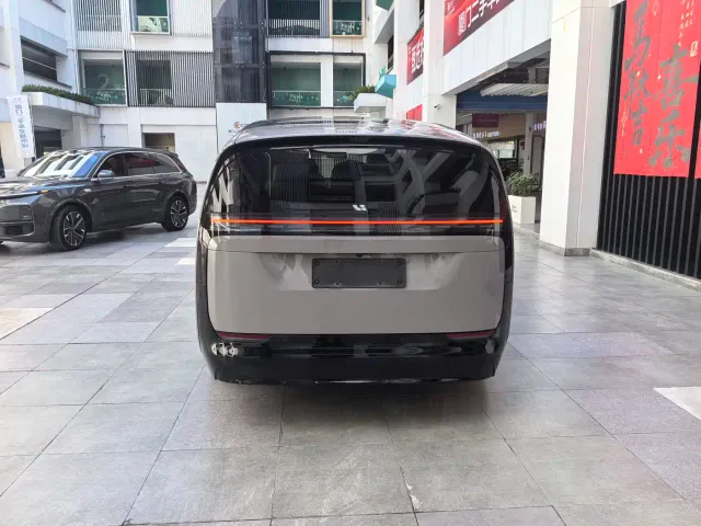 Li Auto MEGA — Фото автомобиля 10