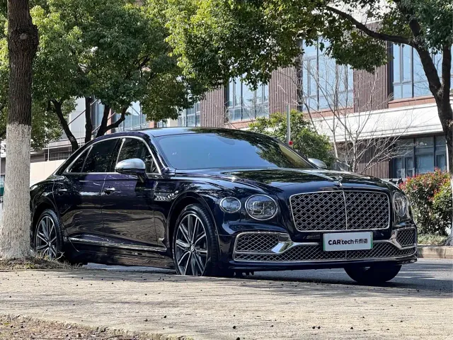 Bentley Flying Spur — Фото автомобиля 3