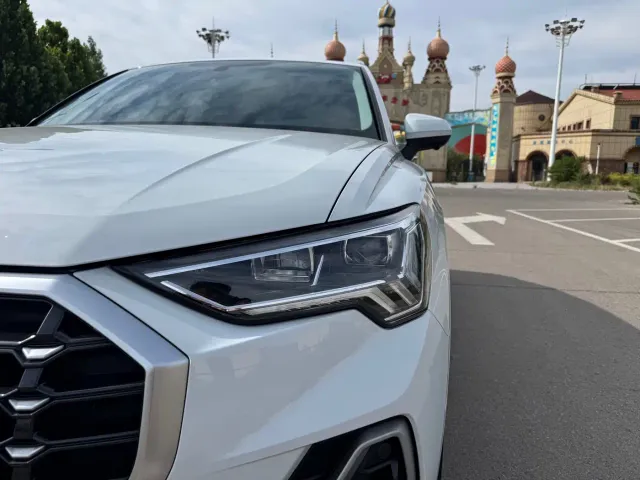 Audi Q3 — Фото автомобиля 4