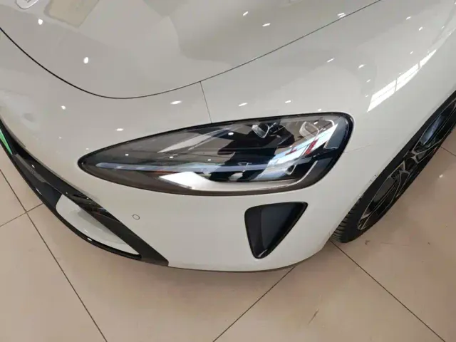 Xiaomi SU7 — Фото автомобиля 5