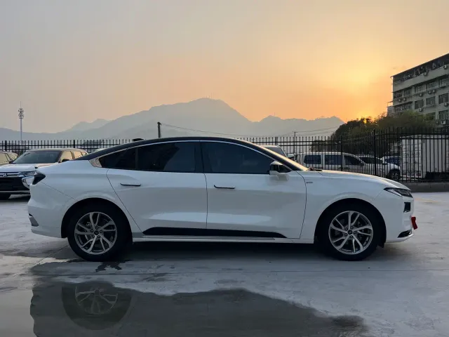 Ford Mondeo — Фото автомобиля 4