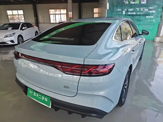 BYD Qin L — Фото автомобиля 6