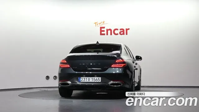 Genesis G70 Новый G70 Бензин 2.5T 4WD — Фото автомобиля 2