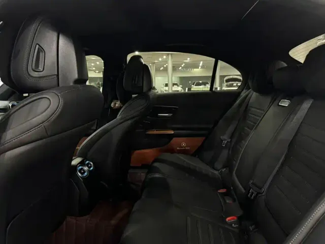 Mercedes-Benz C-Class — Фото автомобиля 14