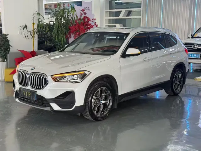 Фотография автомобиля — BMW X1