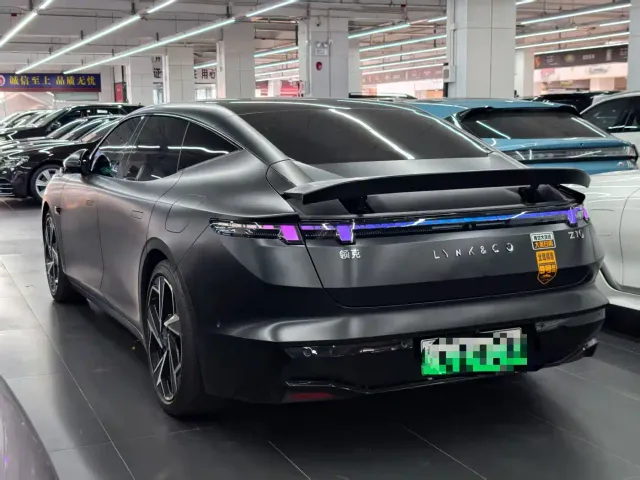 Lynk & Co Z10 — Фото автомобиля 6