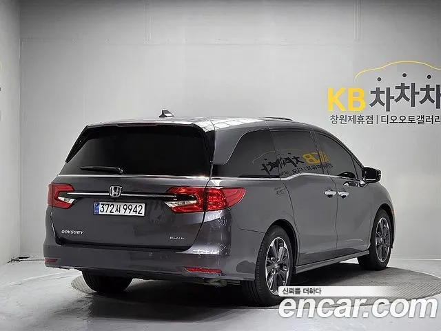 Honda Odyssey — Фото автомобиля 2