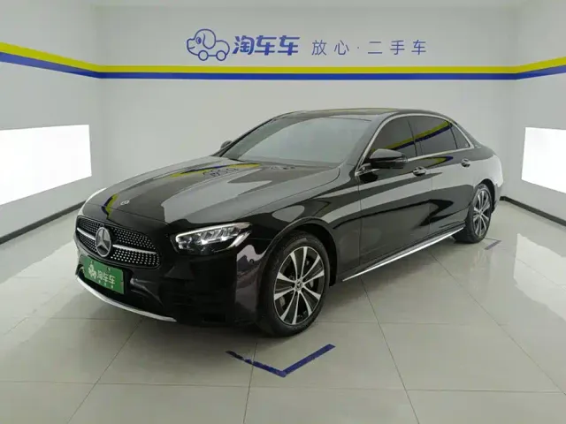 Фотография автомобиля — Mercedes-Benz E-Class