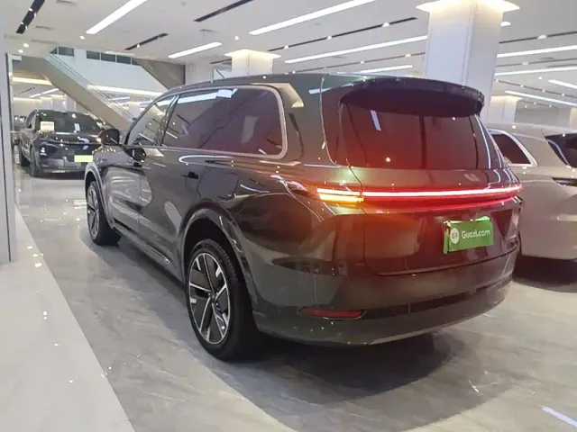 Li Auto L9 — Фото автомобиля 4