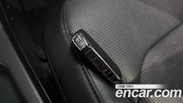 Kia Niro — Фото автомобиля 22