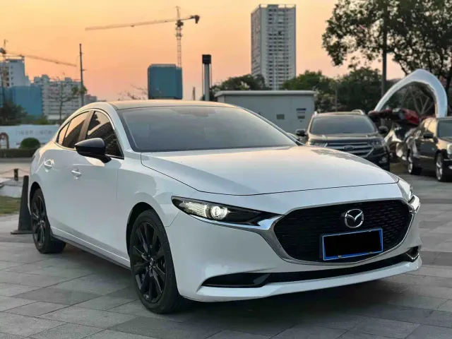 Mazda Axela — Фото автомобиля 3