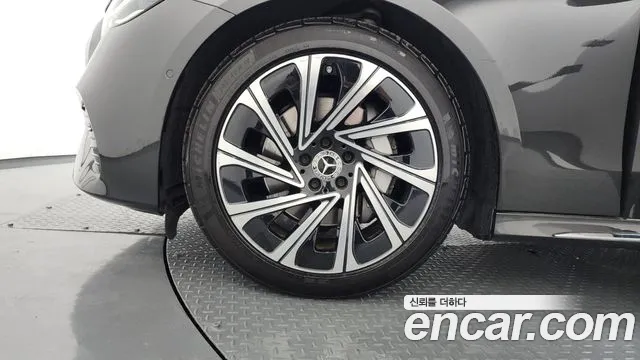 Mercedes-Benz E-Class E-класс W214 E300 4MATIC Exclusive — Фото автомобиля 4
