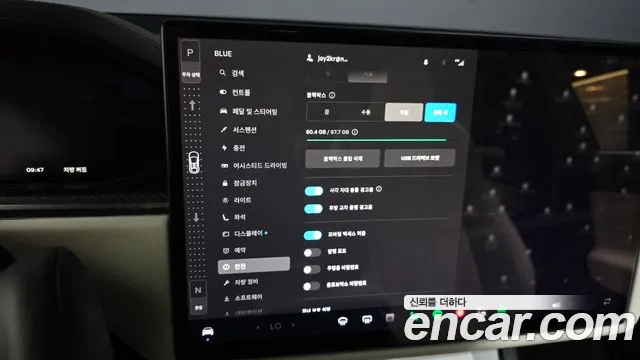 Tesla Model X — Фото автомобиля 29