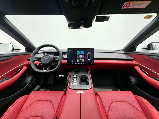 Xiaomi SU7 — Фото автомобиля 8