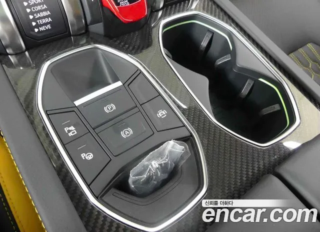 Lamborghini Urus — Фото автомобиля 15