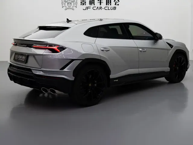 Lamborghini Urus — Фото автомобиля 12