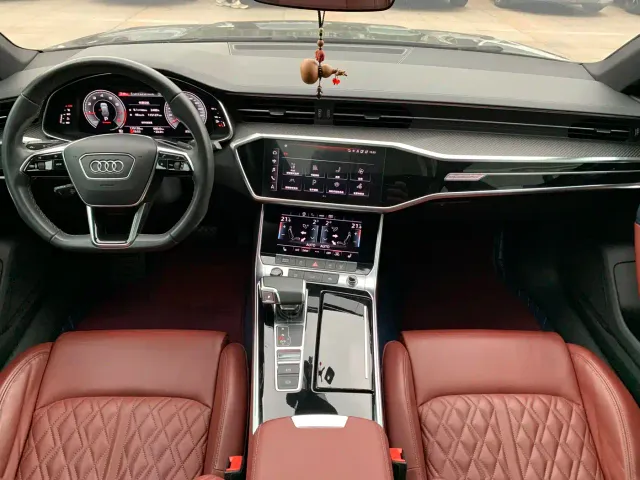 Audi A7L — Фото автомобиля 18