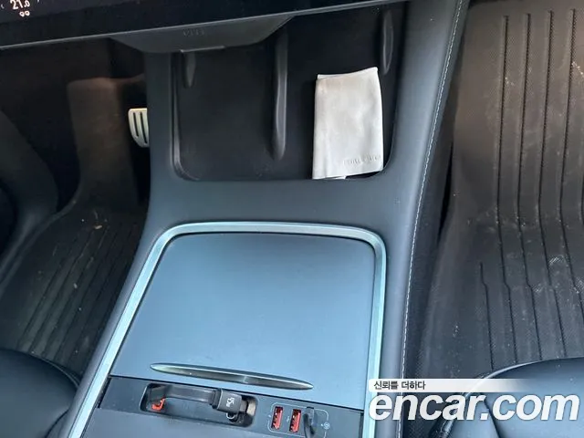 Tesla Model Y — Фото автомобиля 9