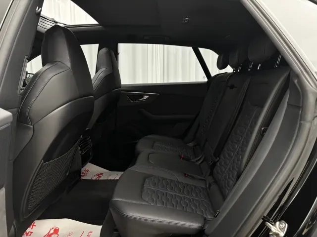 Audi RS Q8 — Фото автомобиля 15