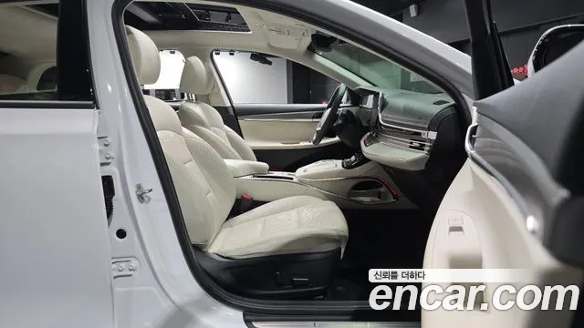 Hyundai Grandeur New — Фото автомобиля 16