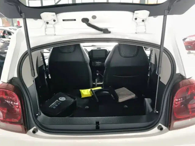 Roewe Clever — Фото автомобиля 18