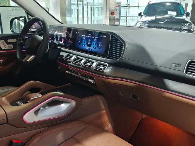Mercedes-Benz GLS-Class — Фото автомобиля 11