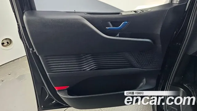 Hyundai Staria — Фото автомобиля 13