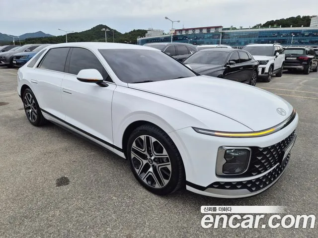 Hyundai Grandeur GN7 — Фото автомобиля 3