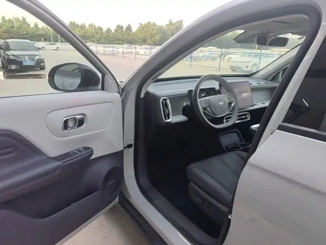 Leapmotor B10 — Фото автомобиля 15
