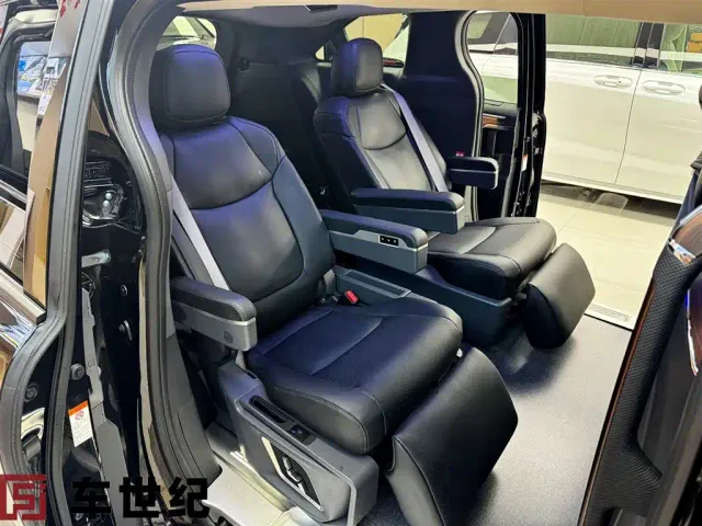 Toyota Granvia — Фото автомобиля 7