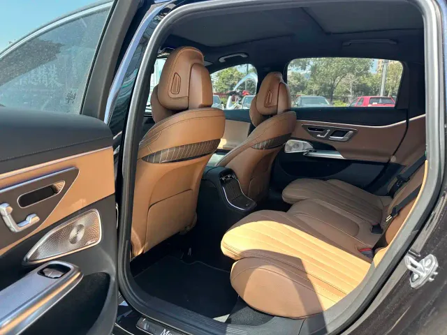 Mercedes-Benz E-Class — Фото автомобиля 9