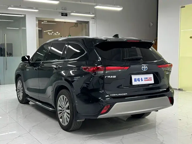 Toyota Highlander — Фото автомобиля 4