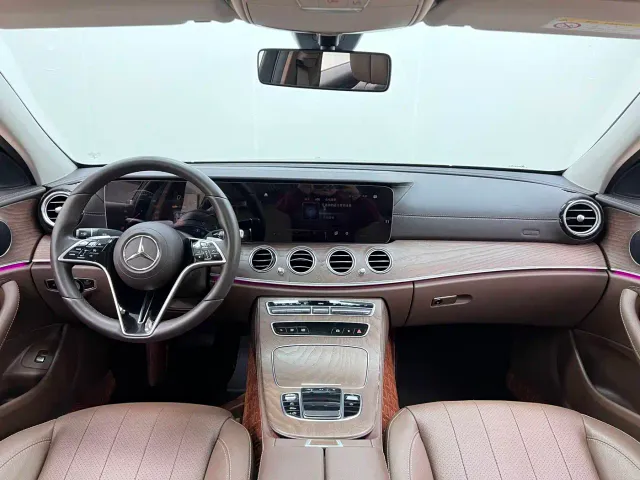 Mercedes-Benz E-Class — Фото автомобиля 11