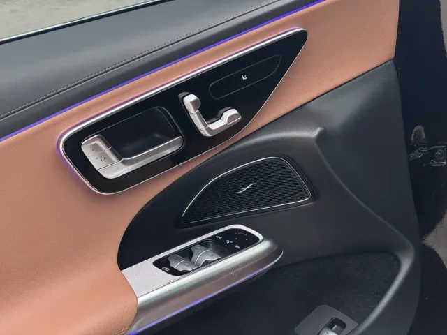 Mercedes-Benz E-Class — Фото автомобиля 6