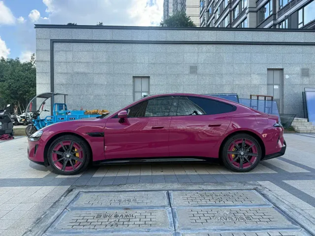 Xiaomi SU7 — Фото автомобиля 15