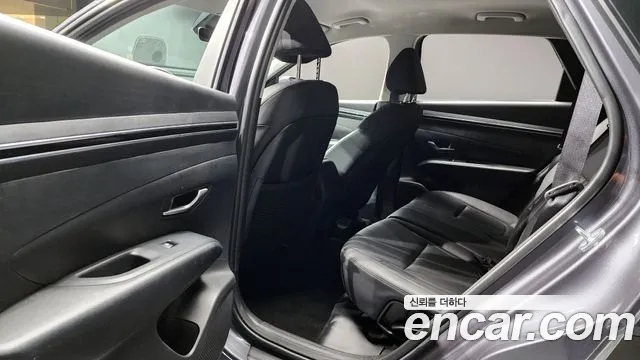 Hyundai Tucson Tucson (NX4) Дизель 2.0 2WD — Фото автомобиля 12