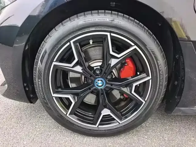 BMW i3 — Фото автомобиля 12