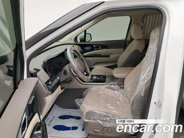 Kia Carnival Generation 4 — Фото автомобиля 11