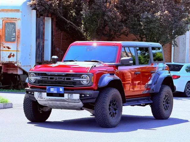 Ford Bronco — Фото автомобиля 4
