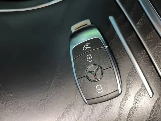 Mercedes-Benz C-Class — Фото автомобиля 8